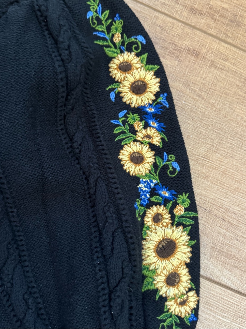 Farm Rio Black Embroidered Sunflower Cable Knit Peplum Sweater Top NWT Medium - Picture 7 of 13